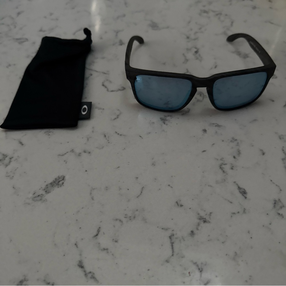 Oakley Twoface XL Sunglasses Gray Wood Design Sapphire Iridium Polarized